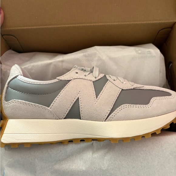 NEW BALANCE 327 - Picture 6 of 10